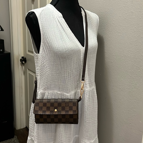 Authentic Louis Vuitton Damier Ebene International Wallet w/ Strap and D… - Picture 3 of 17